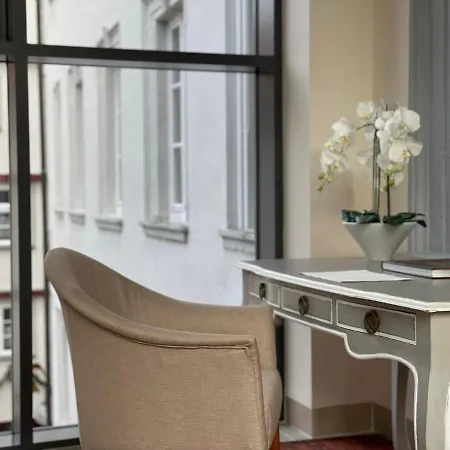 Hotel-restaurant Anne-sophie ホテル 4*